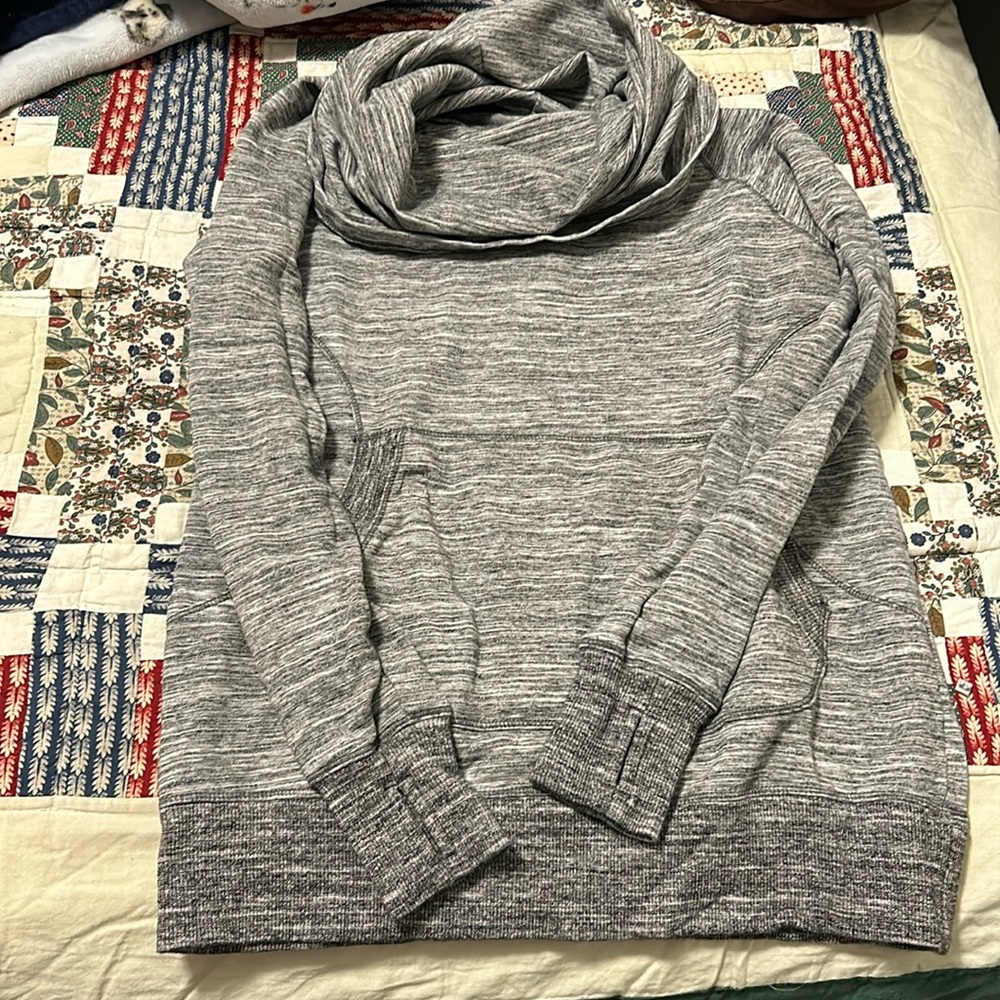 Llbean sweatshirt size is small in a very good condition